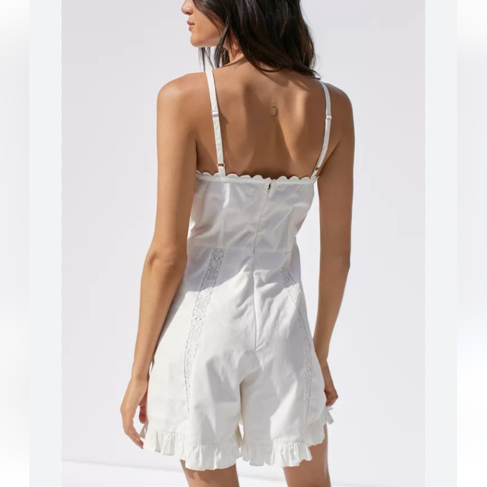 UO Juliette Lace Inset Romper size Medium NWOT